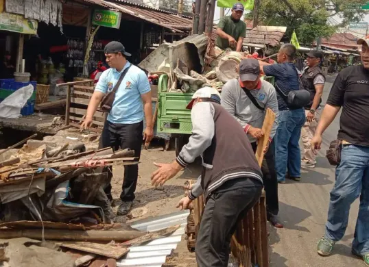 Penertiban Pasar Cisalak, Jalan Raya Jakarta-Bogor, Kecamatan Cimanggis, Kota Depok. (Sumber: Dok. Istimewa)