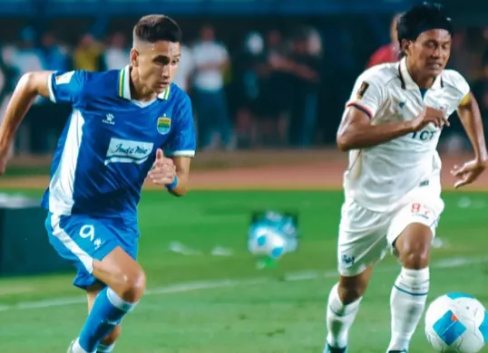 Duel Persib Bandung vs Arema FC pada laga perdana Piala Presiden 2026. (Sumber: Instagram/@persib)
