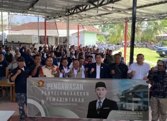 Anggota DPRD Jawa Barat Abdul Karim menegaskan komitmennya untuk mengawal aspirasi masyarakat terkait pembangunan infrastruktur di Desa Waringin Sari, Kabupaten Cianjur, Senin (13/7/2026). (Sumber: Istimewa)