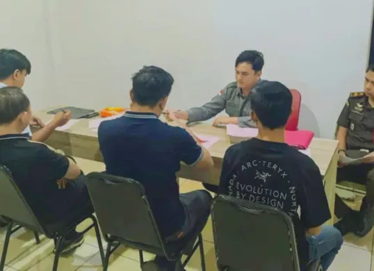 Seorang anggota DPRD Kabupaten Bekasi berinisial NY ditetapkan sebagai tersangka dalam kasus dugaan pengeroyokan. (Sumber: Polres Metro Bekasi)