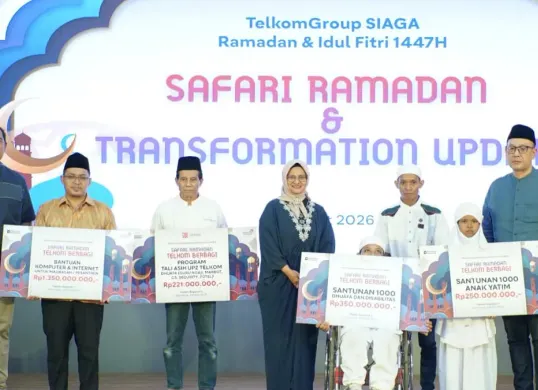 Kunjungan Direktur Utama Telkom Dian Siswarini (tengah) ke GraPARI Pahlawan Semarang. (Sumber: Istimewa)