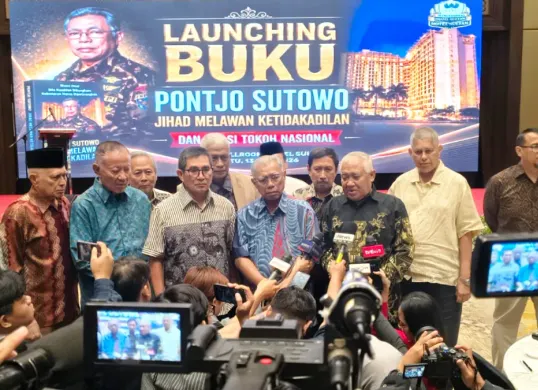 Mantan Ketua Mahkamah Agung Republik Indonesia, Bagir Manan, dalam peluncuran buku “Pontjo Sutowo: Jihad Melawan Ketidakadilan” di Hotel Sultan Jakarta, Sabtu, 13 Juni 2026. (Sumber: Istimewa)