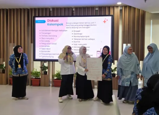 Perwakilan Manajemen PAMA saat menyelenggarakan Pelatihan Guru bertema Penguatan Pendidikan Karakter dan Pencegahan Bullying yang berlangsung pada 17-18 Juni 2026. (Sumber: Istimewa)