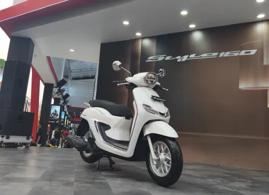 FIFGROUP melalui layanan FIFASTRA menawarkan sejumlah program pembiayaan untuk motor Honda selama JFK 2026. (Sumber: Poskota/ Erwan Hartawan)