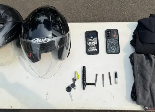 Sejumlah barang bukti kejahatan pelaku kejahatan curanmor disita Polsek Pinan. (Sumber: Istimewa)