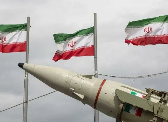 Ancaman blokade Selat Hormuz: ekonomi global terancam gegara penolakan Iran. (Sumber: X/@SprinterPress)