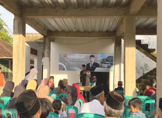 Anggota DPRD Jawa Barat (Jabar), Abdul Karim, menggelar kegiatan Pengawasan Penyelenggaraan Pemerintahan Tahun Anggaran 2026 di Jalan Bojonglarang, Desa Bojonglarang, Kecamatan Cijati, Kabupaten Cianjur. (Sumber: Istimewa)