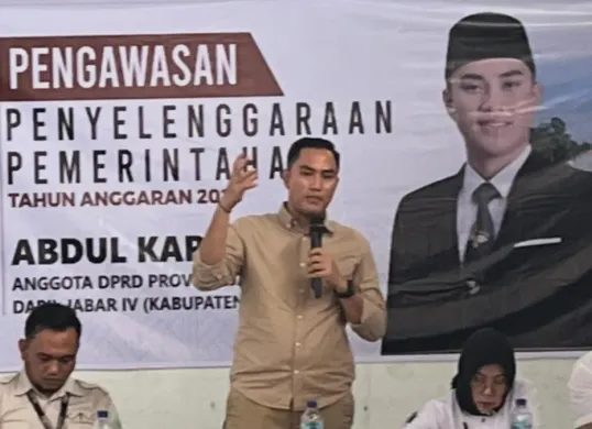 Anggota DPRD Jabar, Abdul Karim, saat menyerap aspirasi Desa Bojonglarang, Kecamatan Cijati, Kabupaten Cianjur, saat kegiatan Pengawasan Penyelenggaraan Pemerintahan Tahun Anggaran 2026. (Sumber: Istimewa)