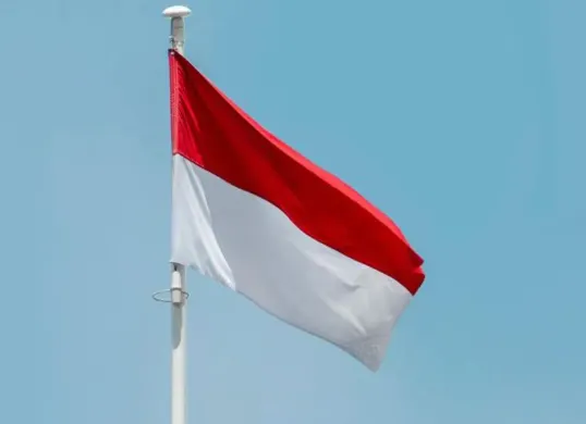 Konflik global kian memanas dan memicu isu Perang Dunia III. Indonesia dinilai relatif aman karena posisi geopolitik netral. (Sumber: Pexels/aboodi vesakaran)