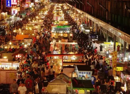 Ilustrasi. Pasar murah dan bazar ramadan. (Sumber: Pinterest/Chin Lao Shi)