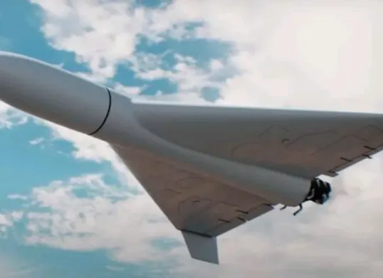 Drone kamikaze Shahed-136 yang digunakan Iran dalam sejumlah konflik, dikenal berkat biaya murah dan jangkauan serangan yang mencapai ribuan kilometer.” (Sumber: Pinterest)