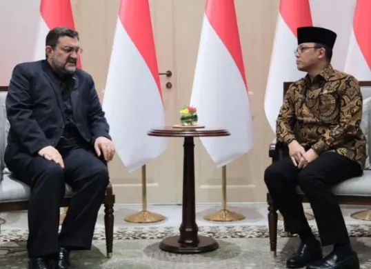 Presiden Prabowo Subianto menyampaikan belasungkawa mendalam atas wafatnya Ayatollah Ali Khamenei. Surat resmi diserahkan Menlu kepada Dubes Iran di Jakarta. (Sumber: Instagram/@sekretariat.kabinet)