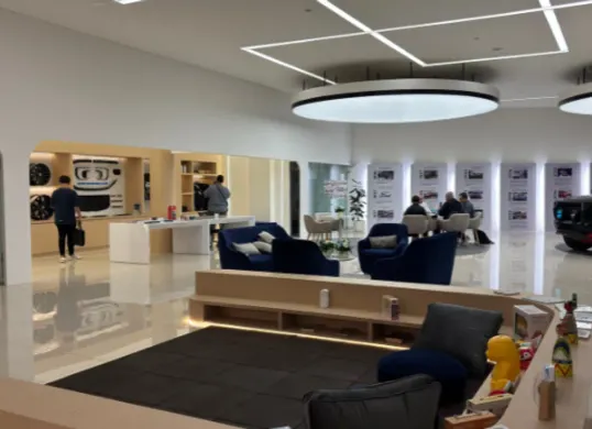 Ford RMA Indonesia menghadirkan Ford Experience Center di Sunter sebagai pusat pengalaman otomotif modern dengan tiga zona utama. (Sumber: Poskota/Aldi Harlanda Irawan)