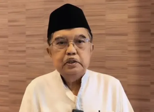 Ketua Umum Dewan Masjid Indonesia Jusuf Kalla menyerukan pembacaan Qunut Nazilah di seluruh masjid saat Salat Jumat. (Sumber: Instagram/@jusufkalla)