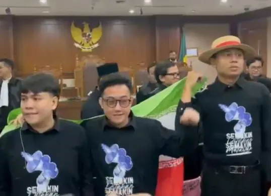 PN Jakpus membebaskan Direktur Lokataru Foundation, Delpedro Marhaen bersama tiga aktivis lainnya dalam perkara terkait demonstrasi yang berujung ricuh pada Agustus 2025, Jumat, 6 Maret 2026. (Sumber: Istimewa)