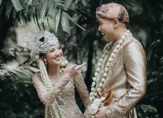 Momen Pernikahan Sheila Dara dan Vidi Aldiano (Sumber: Instagram/@vidialdiano)
