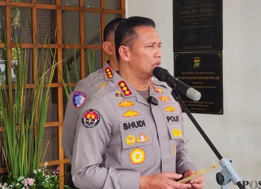Kepala Bidang Humas Polda Metro Jaya, Kombes Budi Hermanto saat ditemui di Mapolda Metro Jaya, Jakarta Selatan, Senin, 9 Maret 2026. (Sumber: Poskota/Ali Mansur)