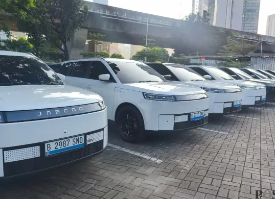 Jaecoo Indonesia mempercepat distribusi mobil listrik J5 EV ke tangan konsumen. (Sumber: Poskota/Erwan Hartawan)