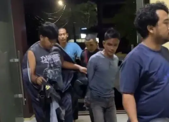 Pelaku spesialis pecah kaca mobil digelandang Polres Serang di Cikande, Kabupaten Serang, Minggu, 8 Maret 2026. (Sumber: Dok. Polres Serang)