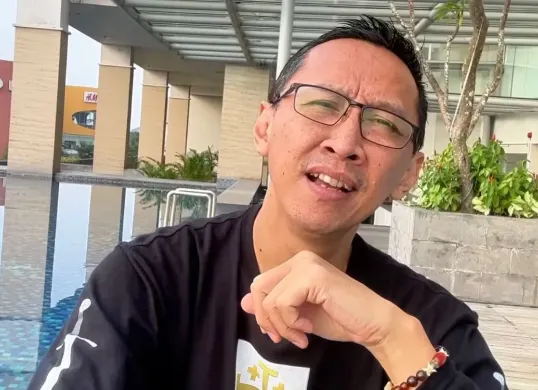 Debat panas di talkshow Rakyat Bersuara membuat pendidikan Abu Janda jadi sorotan, simak profil Permadi Arya. (Sumber: Instagram/@permadiaktivis2)