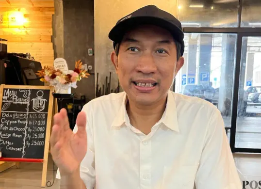 Anggota Komisi B DPRD DKI Jakarta, Dwi Rio Sambodo usai meninjau langsung kesiapan Terminal Terpadu Pulogebang, Jakarta Timur, menjelang arus mudik Lebaran 2026, Rabu, 11 Maret 2026. (Sumber: Poskota/M. Tegar Jihad)