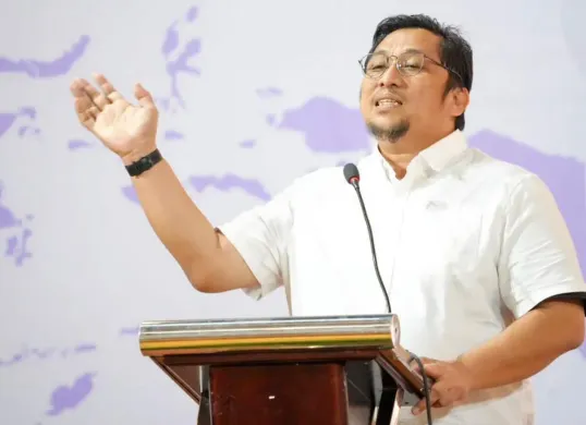 Pakar hukum tata negara Feri Amsari yang menjadi sorotan usai terlibat perdebatan panas dengan penggiat media sosial Permadi Arya alias Abu Janda. (Sumber: Instagram/@feriamsari)