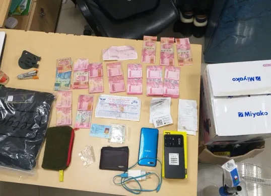 Beberapa barang bukti yang disita oleh pihak kepolisian. (Sumber: Dok. Polres Metro Tangerang Kota)