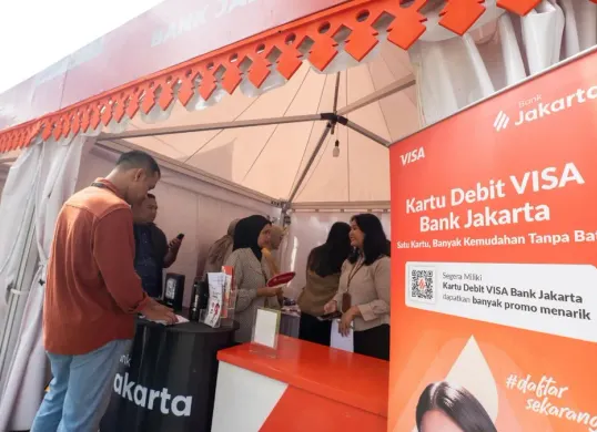 Bank Jakarta dukung transaksi non tunai di Bazar Jakarta Prime Ramadan 2026 di Balai Kota DKI. (Sumber: Dok. Bank Jakarta)