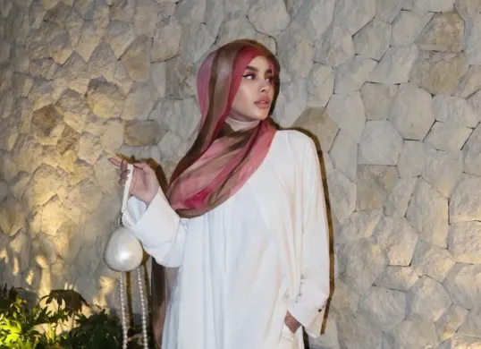 Selebgram Emy Aghnia Punjabi tengah menjadi perbincangan hangat di media sosial setelah unggahan yang ia bagikan menuai kontroversi. (Sumber: Instagram/@amyaghnia)