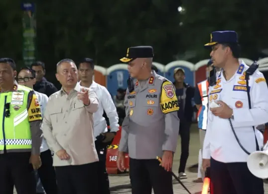 Menhub Dudy Purwagandhi tinjau situasi penyeberangan di pelabuhan Merak dan Ciwandan, Banten. (Sumber: Istimewa)