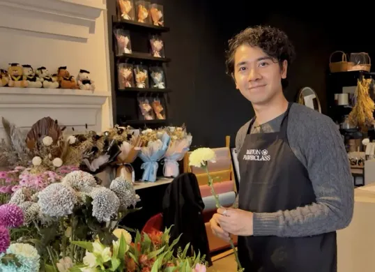 Emir Mahira mengungkap proses pencarian pemahaman agama melalui diskusi dengan ulama, termasuk Quraish Shihab, terkait isu rumah tangga dalam Islam. (Sumber: Instagram/@Emira Mahira)