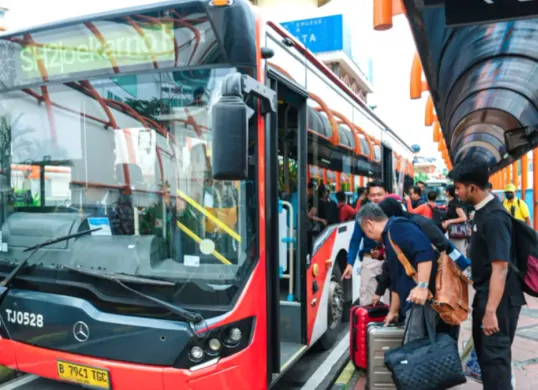 Transjakarta tutup halte Kebon Sirih arah Blok M. (Sumber: Istimewa)