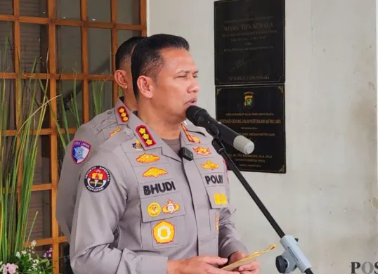 Kepala Bidang Humas Polda Metro Jaya Kombes Budi Hermanto saat ditemui di Polda Metro Jaya, Jakarta Selatan, Senin, 30 Maret 2026. (Sumber: Poskota/Ali Mansur)
