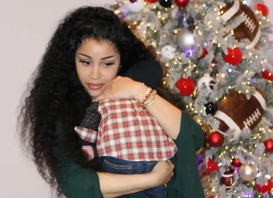 Rappper Cardi B tengah viral di sosial media usai memutar lagu Pok Ame Ame untuk anaknya. (Sumber: Instagram/@iamcardib)