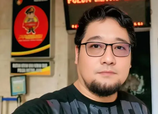 Sosok Hanny Kristianto tengah menjadi sorotan usai pernyataannya terkait pencabutan sertifikat mualaf milik Richard Lee viral di media sosial. (Sumber: Instagram/@hannykristiantonew)