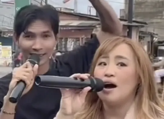 Pinkan Mambo dan Arya Khan resmi mengakhiri rumah tangga mereka. Keduanya mengungkap perpisahan tersebut melalui siaran langsung di TikTok. (Sumber: Instagram)