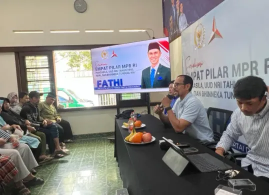Potret aktivitas sosialisasi empat pilar kebangsaan di rumah aspirasi Fathi, Bandung. (Sumber: Istimewa)