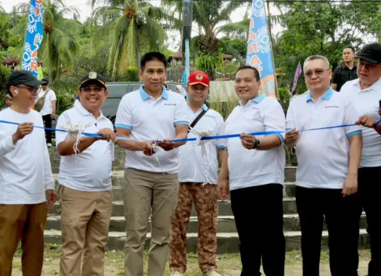 Wamendagri Akhmad Wiyagus membuka Gerakan Pangan Murah di pelataran Pantai Senggigi, Kabupaten Lombok Barat, Nusa Tenggara Barat. (Sumber: Puspen Kemendagri)