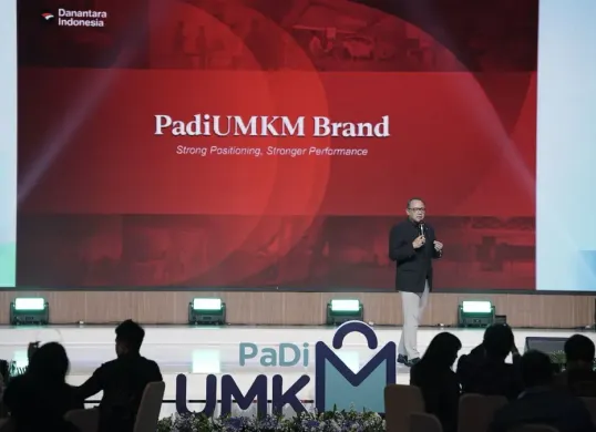 Senior Director CMO PT Danantara Asset Management,  Dendi T. Danianto dalam acara PaDi Business Forum & Showcase 2026 di Auditorium PLN Pusat, Jakarta Selatan, Senin, 6 Mei 2026. (Sumber: Dok. Telkom)
