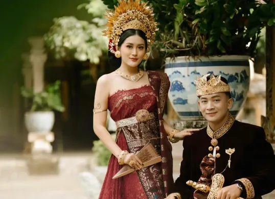 Politisi muda asal Banyuwangi, Bagus Amerta Dewa tengah ramai menjadi perhatian usai kabar pernikahannya dengan Ni Komang Sundari Dewi. (Sumber: Instagram/@bagusamerta)