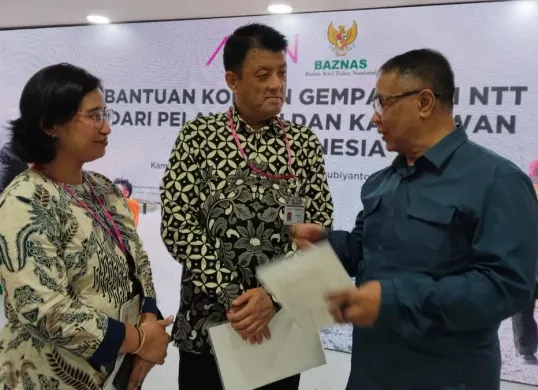 Penyerahan bantuan dari AEON Indonesia untuk korban gempa NTT lewat Baznas RI di Gedung Baznas RI, Kebon Manggis, Matraman, Jakarta Timur, Kamis, 1 Oktober 2026. (Sumber: Dok. Istimewa)