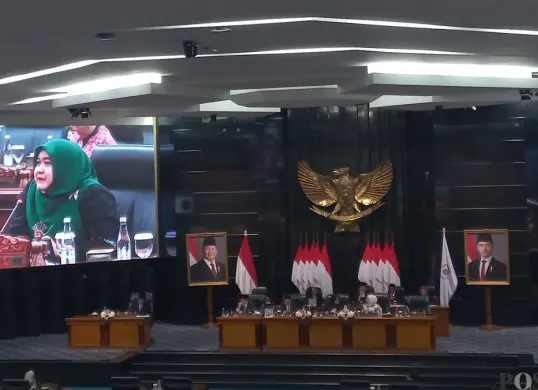 Anggota Komisi D DPRD DKI Jakarta, Nabilah Aboebakar Alhabsyi dalam rapat paripurna DPRD DKI Jakarta, Gambir, Jakarta Pusat, Kamis, 1 Oktober 2026. (Sumber: Poskota/Syifa Putri)