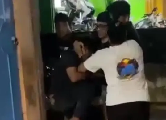 Tersangka EK alias Ompong disergap Tim Resmob saat akan melakukan aksi curanmor di Kecamatan Ciruas. (Sumber: Satreskrim Polres Serang)