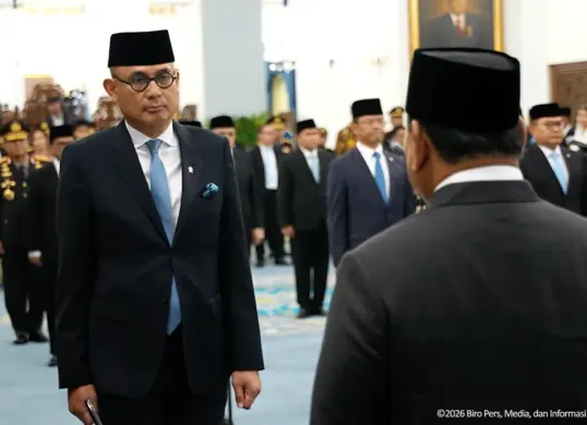 Arrmanatha Christiawan Nasir dilantik sebagai Menteri Luar Negeri oleh Presiden Prabowo Subianto pada Kamis, 1 Oktober 2026. (Sumber: Dok. YouTube/Sekretariat Presiden)