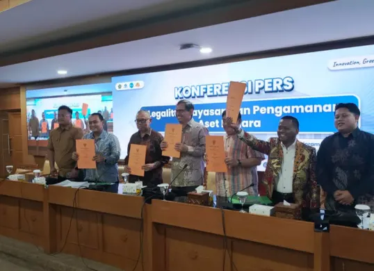 Universitas Islam Negeri (UIN) Syarif Hidayatullah Jakarta saat menggelar konferensi pers terkait legalitas yayasan dan pengelolaan aset pendidikan, di Gedung Auditorium UIN Jakarta, Tangerang Selatan. (Sumber: Poskota/Ali Mansur)