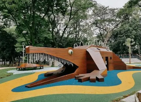 Area Tebet Eco Park, Jakarta Selatan, yang menjadi salah satu pilihan wisata keluarga di akhir pekan. (Sumber: Jakarta Smart City)
