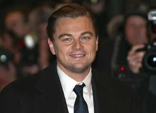 Leonardo DiCaprio buka suara terkait kebakaran hutan di Indonesia sekaligus mengajak masyarakat dunia untuk berdonasi. (Sumber: Dok. Wikimedia Commons/Siebbi)