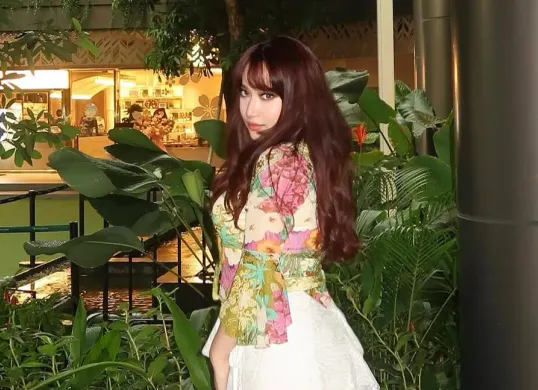 Tengku Syaira Anataya menjadi sorotan setelah tampil tanpa hijab. (Sumber: Instagram/@osnapitzcha)