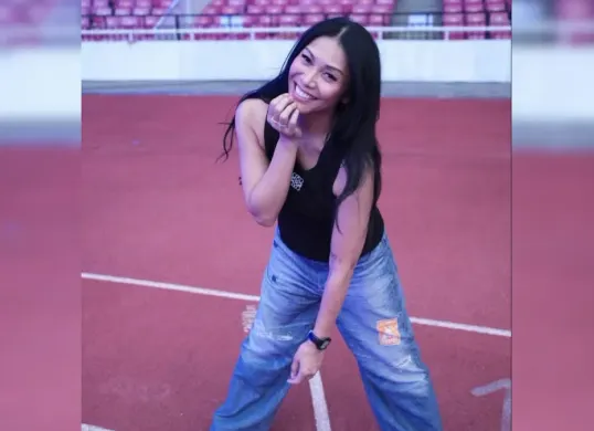 Anggun Cipta Sasmi di GBK dalam event FIFA ASEAN Cup 2026 (Dok. Instagram/@anggun_cipta)