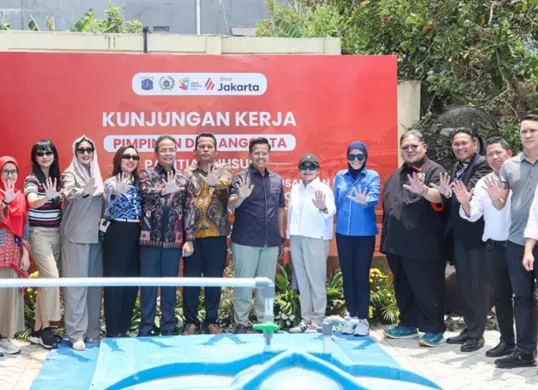 Pansus Pengelolaan CSR DPRD DKI Jakarta meninjau penanganan sampah berbasis teknologi biodigester komunal DI Rusunawa Rorotan, Jakarta Utara, Senin, 5 Oktober 2026. (Sumber: ddjp)
